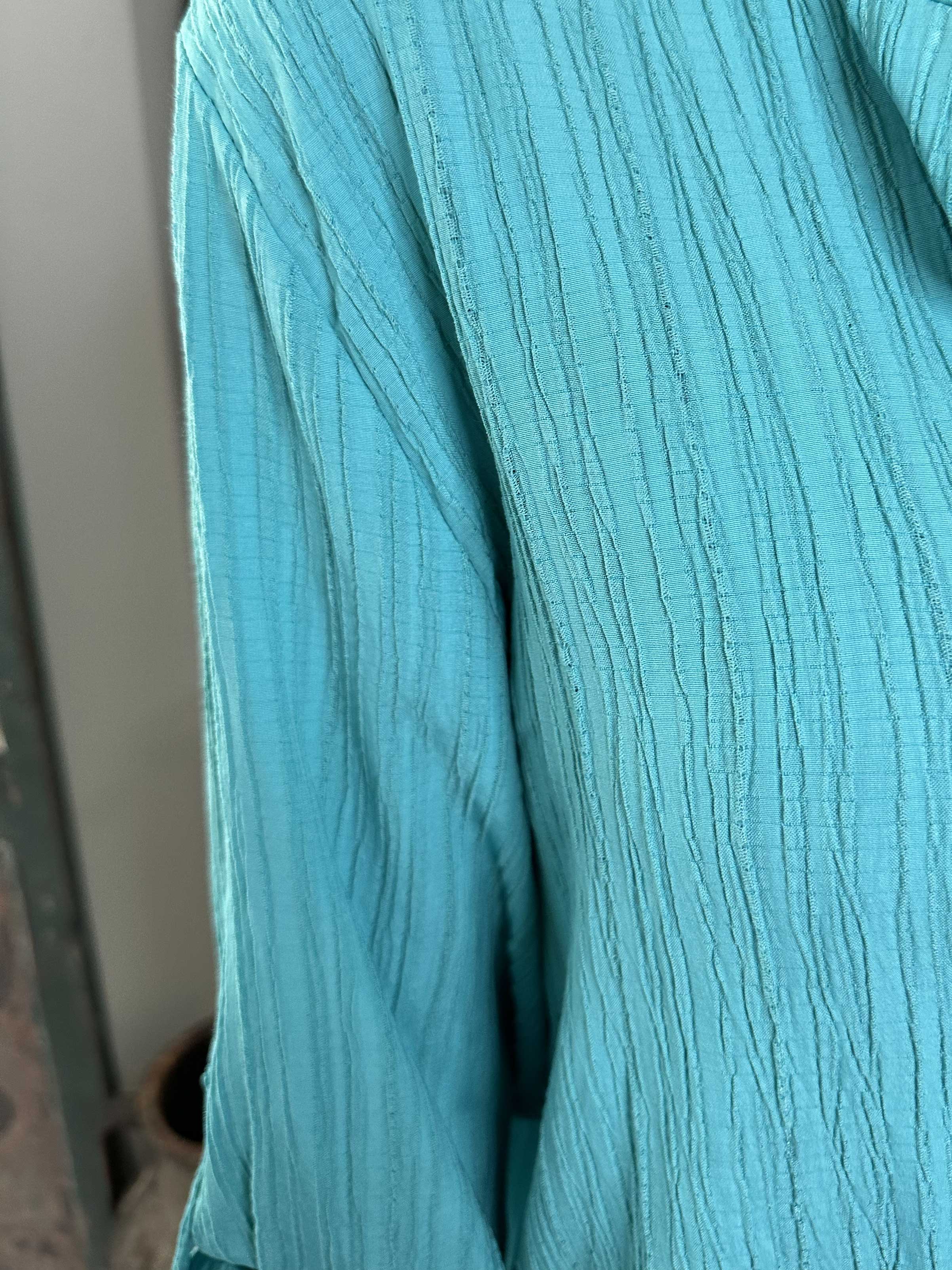 Karah - Enfärgad skjorta i crepe-look